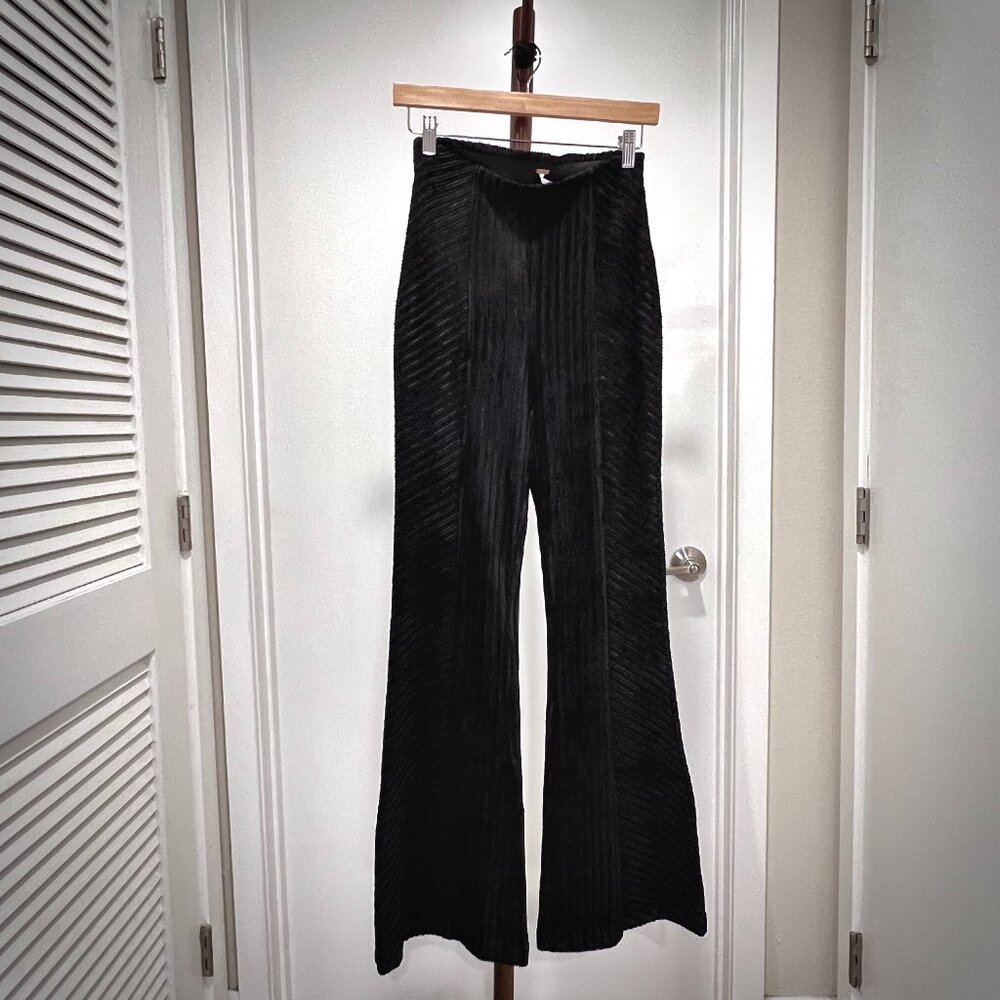 Free People - "Penny" Pull On Velvet Pants Size Small (#OB1010177) - Black